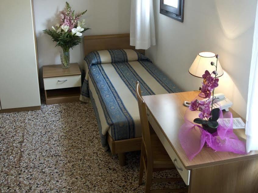 Casa Sant'Andrea Bed & Breakfast Veneţia Exterior foto
